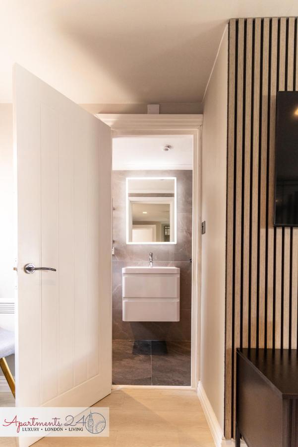Beautiful Studio Apartment - London Hounslow Eksteriør billede